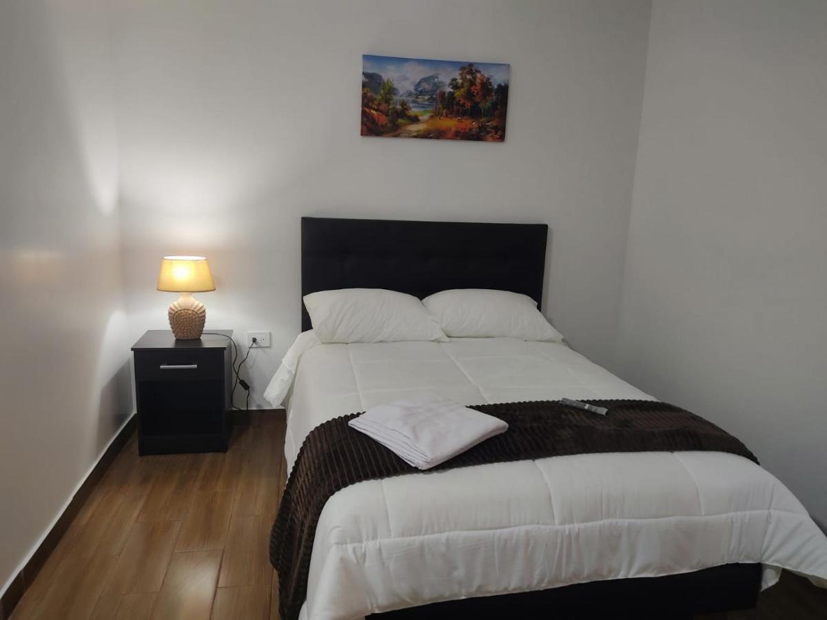 HOTEL HOSPEDAJE EL GIRASOL TABABELA QUITO (Ecuador) - from US$ 32 | BOOKED